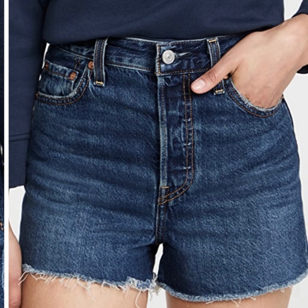 Levi Ribcage Shorts